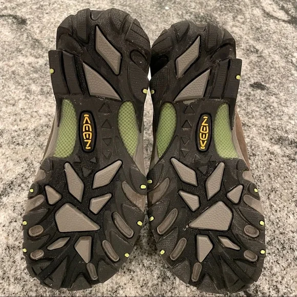 7.5 KEEN WOMENS CIRCADIA MID TOP WATERPROOF HIKING LIGHTLY USED - Picture 4 of 14